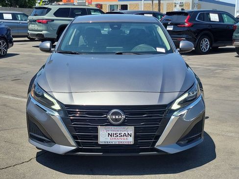 Used 2023 Nissan Altima 2.5 SV FWD image 28