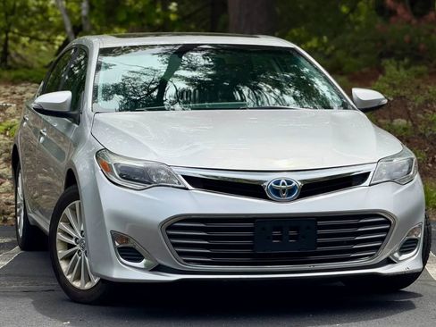 Used 2013 Toyota Avalon XLE Premium FWD image 2