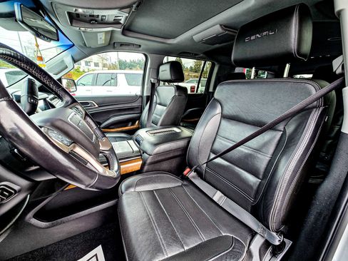 Used 2019 GMC Yukon XL Denali w/ Denali Ultimate Package image 10