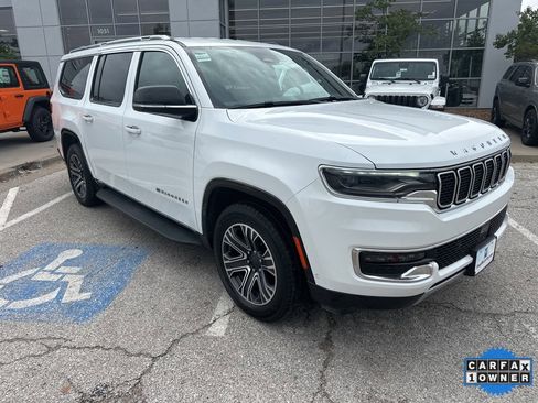 Used 2024 Jeep Wagoneer L Series II w/ Flexible Seating Group image 6