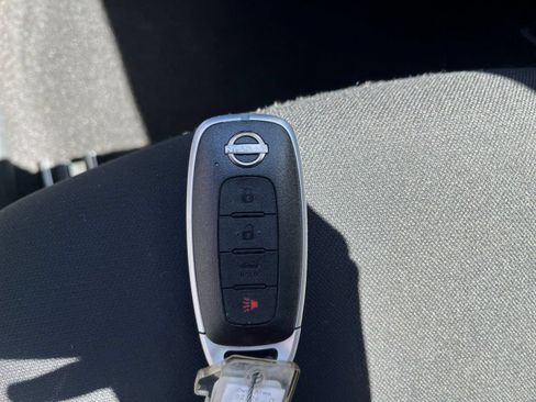 Used 2025 Nissan Sentra SV FWD image 21