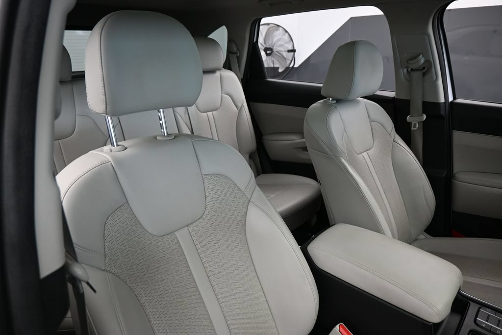 Used 2023 Kia Sorento S w/ Panoramic Sunroof Package FWD image 44