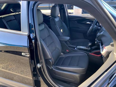 Used 2023 Chevrolet TrailBlazer RS image 9