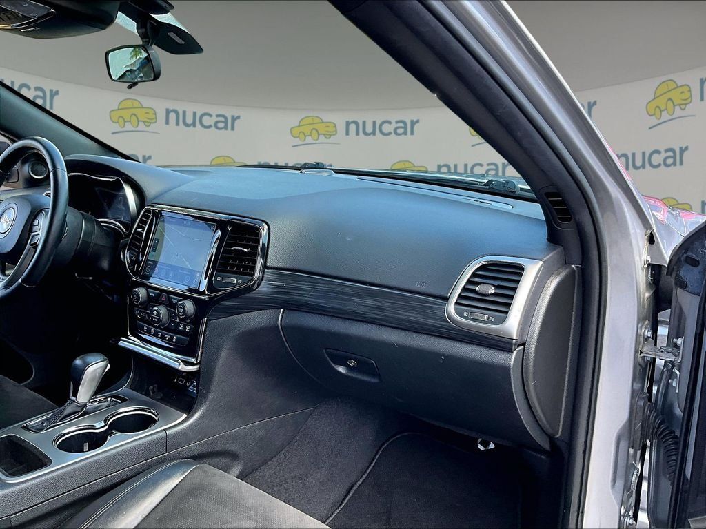 Used 2021 Jeep Grand Cherokee Laredo X AWD/4WD image 13