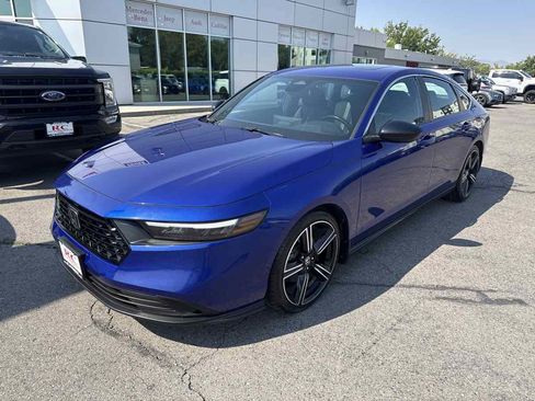 Used 2023 Honda Accord Sport image 2