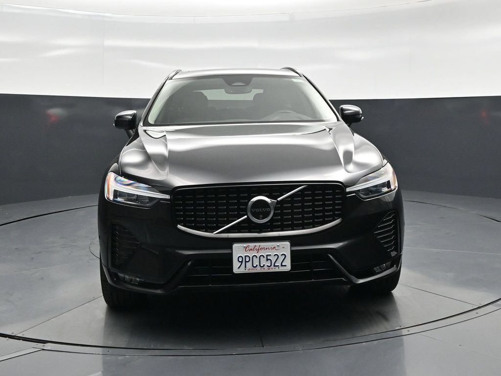 Used 2025 Volvo XC60 B5 Plus AWD/4WD image 56