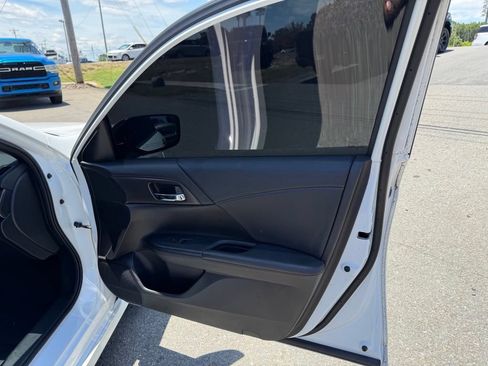 Used 2016 Honda Accord Sport image 30