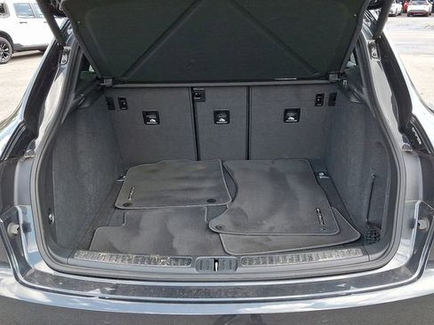 Used 2021 Porsche Macan image 39