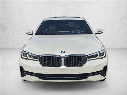 Used 2023 BMW 530i w/ Premium Package image 2