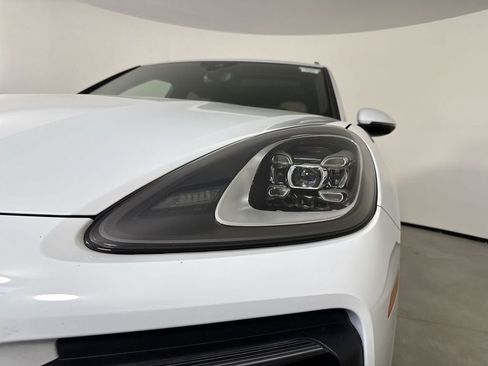 Certified 2023 Porsche Cayenne AWD/4WD image 11