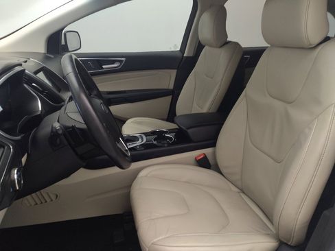 Used 2018 Ford Edge Titanium w/ Ford Safe & Smart Package FWD image 17