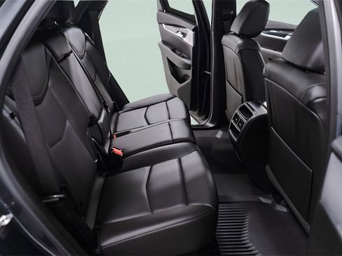 Used 2022 Cadillac XT5 Premium Luxury w/ LPO, Floor Liner Package image 34