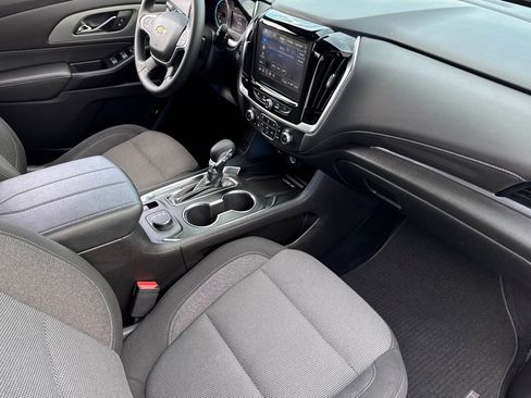 Used 2023 Chevrolet Traverse LT image 19