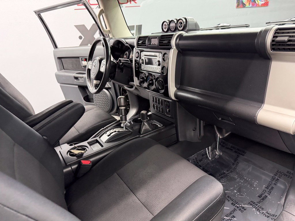 Used 2014 Toyota FJ Cruiser 4WD w/ Upgrade Package image 41