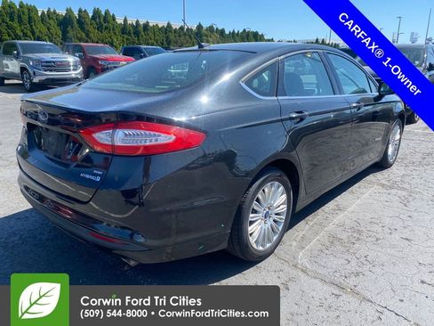 Used 2013 Ford Fusion SE FWD image 3