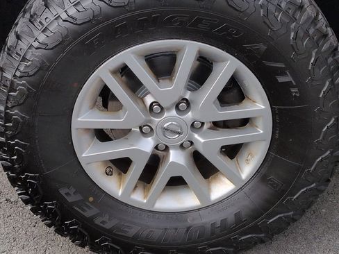 Used 2018 Nissan Frontier SV image 14