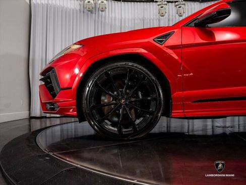 Used 2024 Lamborghini Urus S AWD/4WD image 7