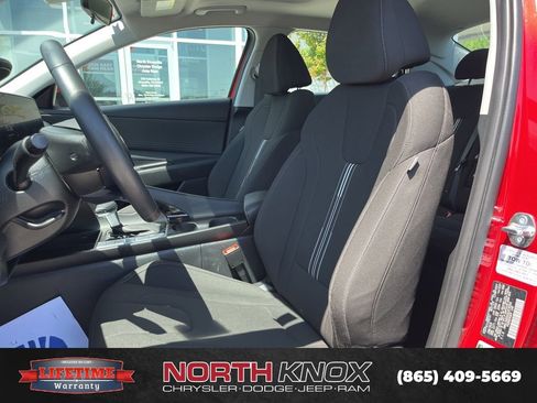 Used 2025 Hyundai Elantra SEL FWD image 5