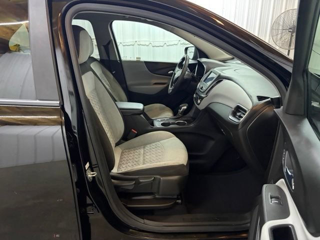 Used 2022 Chevrolet Equinox LS w/ LS Convenience Package FWD image 17