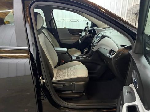 Used 2022 Chevrolet Equinox LS w/ LS Convenience Package FWD image 17