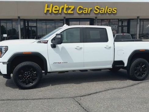 Used 2025 GMC Sierra 2500 AT4 AWD/4WD image 5