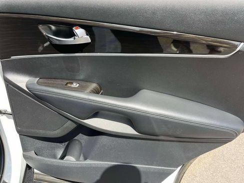 Used 2019 Kia Sorento FWD V6 image 20