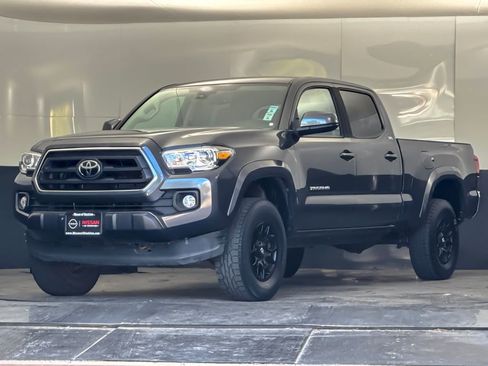 Used 2020 Toyota Tacoma SR5 RWD image 7