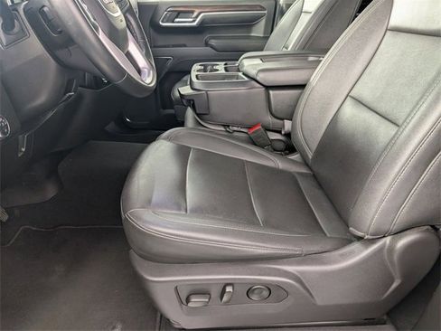 Used 2024 GMC Sierra 1500 SLT image 13