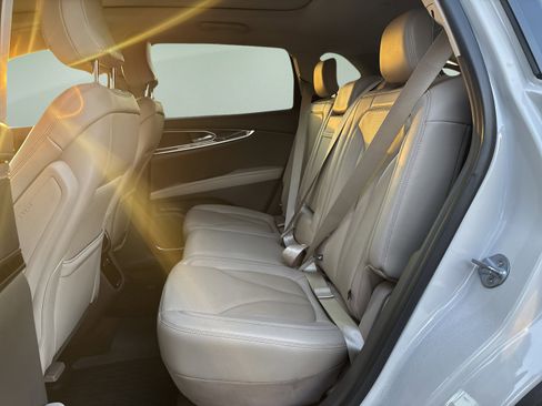 Used 2022 Lincoln Nautilus Reserve image 17