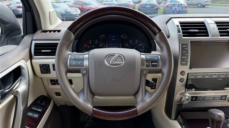 Used 2019 Lexus GX 460 Premium w/ Premium Package AWD/4WD image 31
