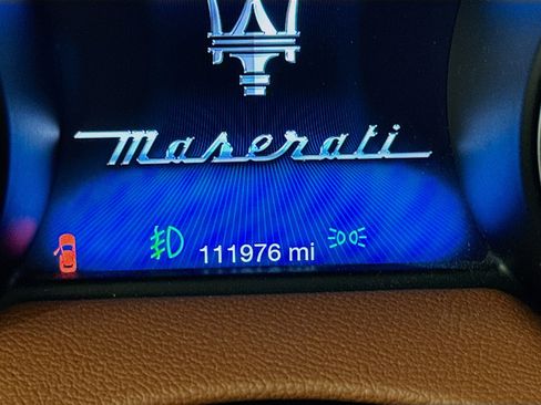 Used 2017 Maserati Levante AWD/4WD image 19