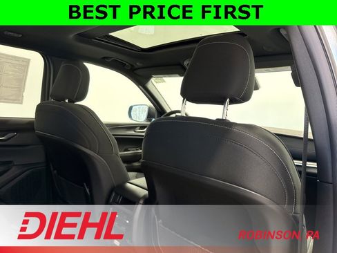 New 2025 Jeep Grand Cherokee Laredo w/ Luxury Tech Group I image 13