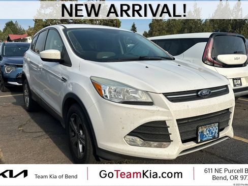 Used 2015 Ford Escape SE AWD/4WD image 1
