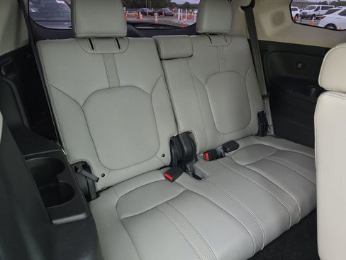 Used 2023 Honda Pilot Touring image 21