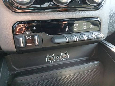 Used 2025 RAM 1500 Big Horn AWD/4WD image 20