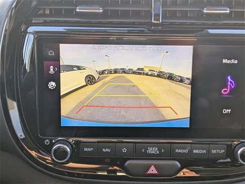 Used 2023 Kia Soul EX image 31