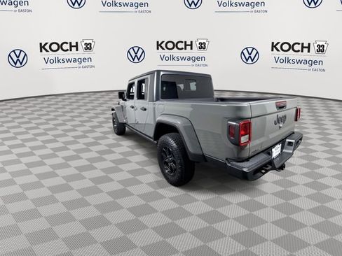 Used 2021 Jeep Gladiator Willys image 6