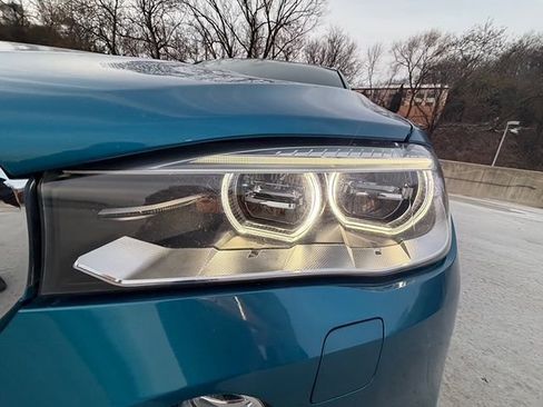 Used 2015 BMW X5 M image 11