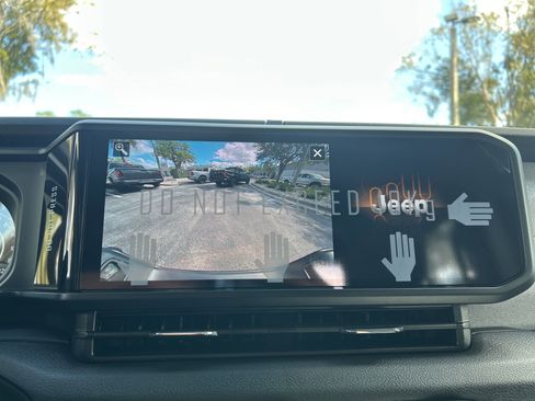 New 2025 Jeep Gladiator Sport image 45