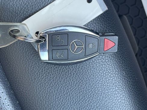 Used 2014 Mercedes-Benz E 350 4MATIC Sedan image 29