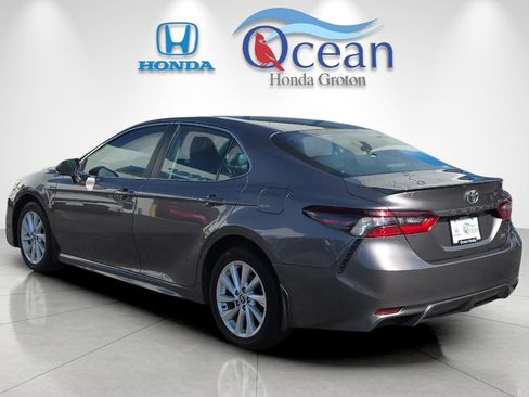 Used 2023 Toyota Camry SE FWD image 5