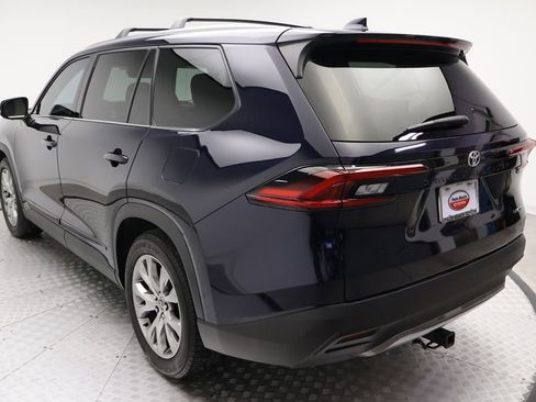 Certified 2025 Toyota Grand Highlander FWD image 11