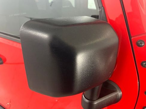 Used 2017 Jeep Wrangler Unlimited Rubicon w/ Connectivity Group image 49