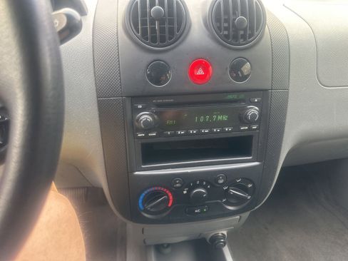 Used 2005 Chevrolet Aveo LS FWD image 19