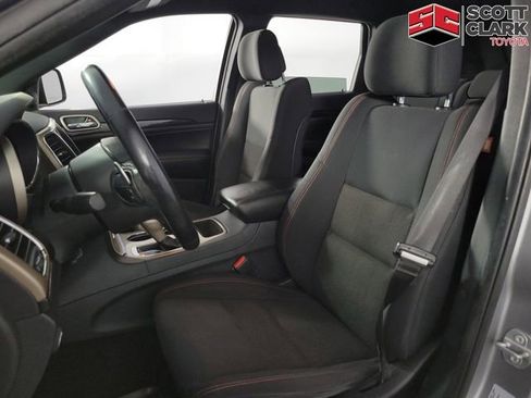 Used 2016 Jeep Grand Cherokee Laredo 75th Anniversary AWD/4WD image 13