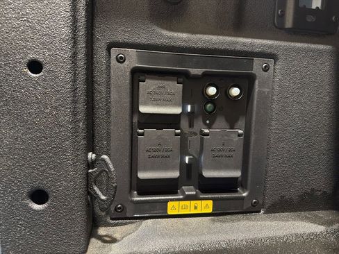 Used 2023 Ford F150 Lightning Platinum image 45