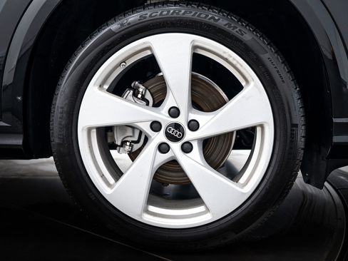 Certified 2025 Audi Q5 Premium Plus w/ Premium Plus image 21