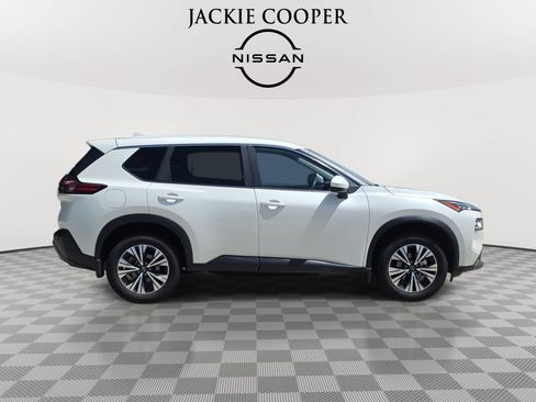 Used 2023 Nissan Rogue SV FWD image 4