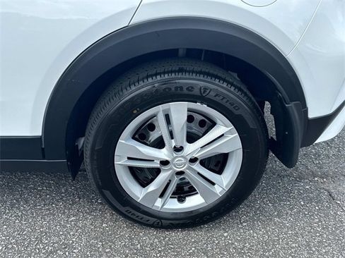 New 2025 Nissan Kicks Play S image 13