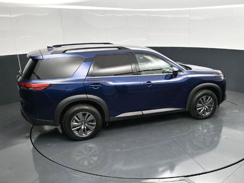 Used 2025 Nissan Pathfinder SV AWD/4WD image 33